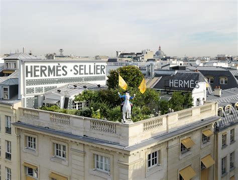 “Faire du beau dans du beau” : la maison Hermès mise sur le 